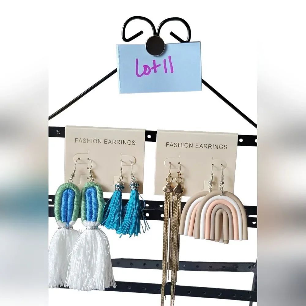 Fun Earrings - LOT 11